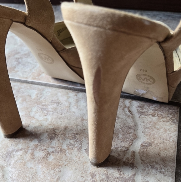 🔥🔥🔥SALE🔥🔥🔥Michael Kors Tan Suede Platform Sandals - Picture 4 of 6